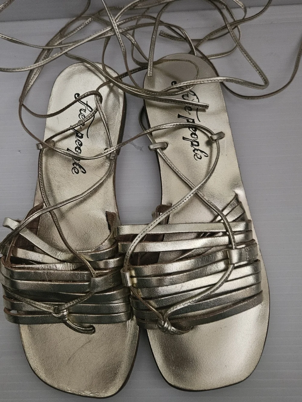 Free People Cami Huarache Wrap Sandals Gold Leather Gladiator – Size 9 Boho Chic